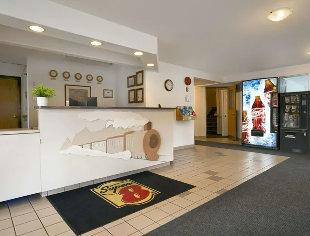 Super 8 by Wyndham Revelstoke BC hotel detail image 1