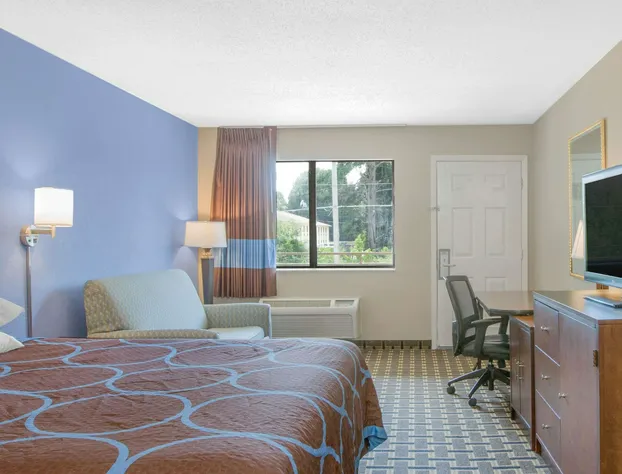 Super 8 by Wyndham Brinkley hotel detail image 3