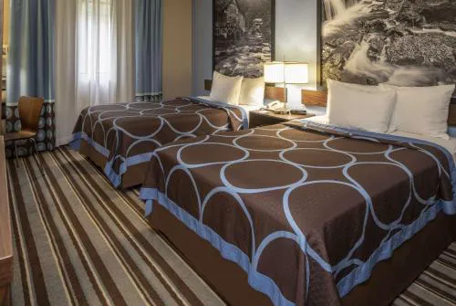 Super 8 by Wyndham Steubenville hotel detail image 2