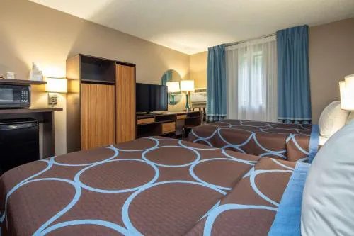 Super 8 by Wyndham Steubenville hotel detail image 3