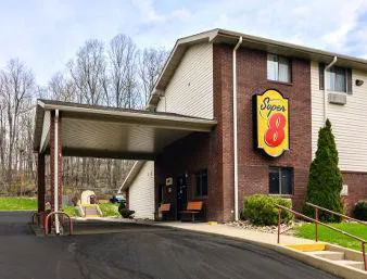 Super 8 by Wyndham Steubenville hotel detail image 1