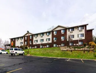 Super 8 by Wyndham Steubenville hotel detail image 2