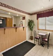 Super 8 by Wyndham Steubenville hotel detail image 3