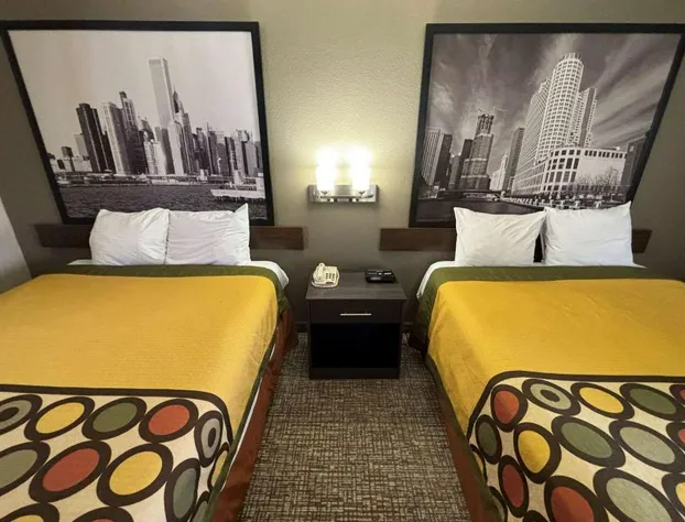 Super 8 by Wyndham Marshall hotel detail image 3