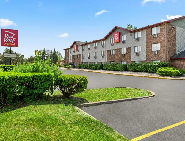 Red Roof PLUS+ Belleville hotel detail image 2