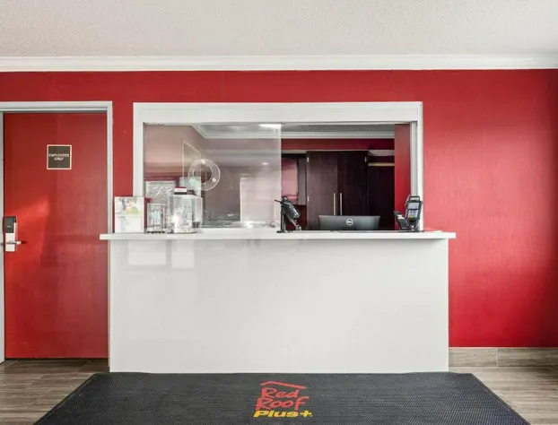 Red Roof PLUS+ Belleville hotel detail image 4