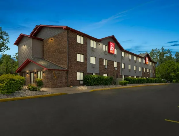 Red Roof PLUS+ Belleville hotel detail image 1