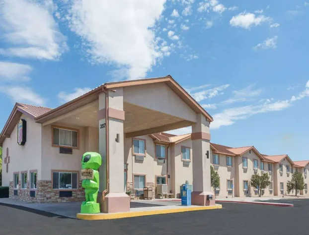 Super 8 by Wyndham Roswell hotel detail image 1