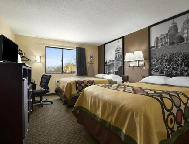 Super 8 by Wyndham Cedar Rapids hotel detail image 4