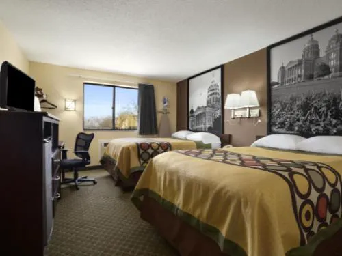 Super 8 by Wyndham Cedar Rapids hotel detail image 3