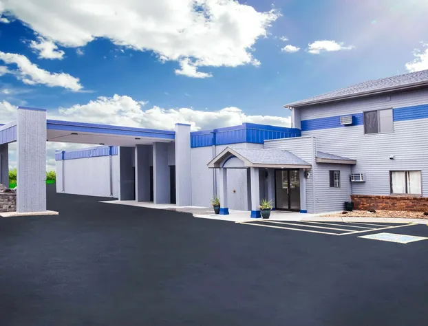 Travelodge by Wyndham Wahpeton Event Center hotel detail image 1