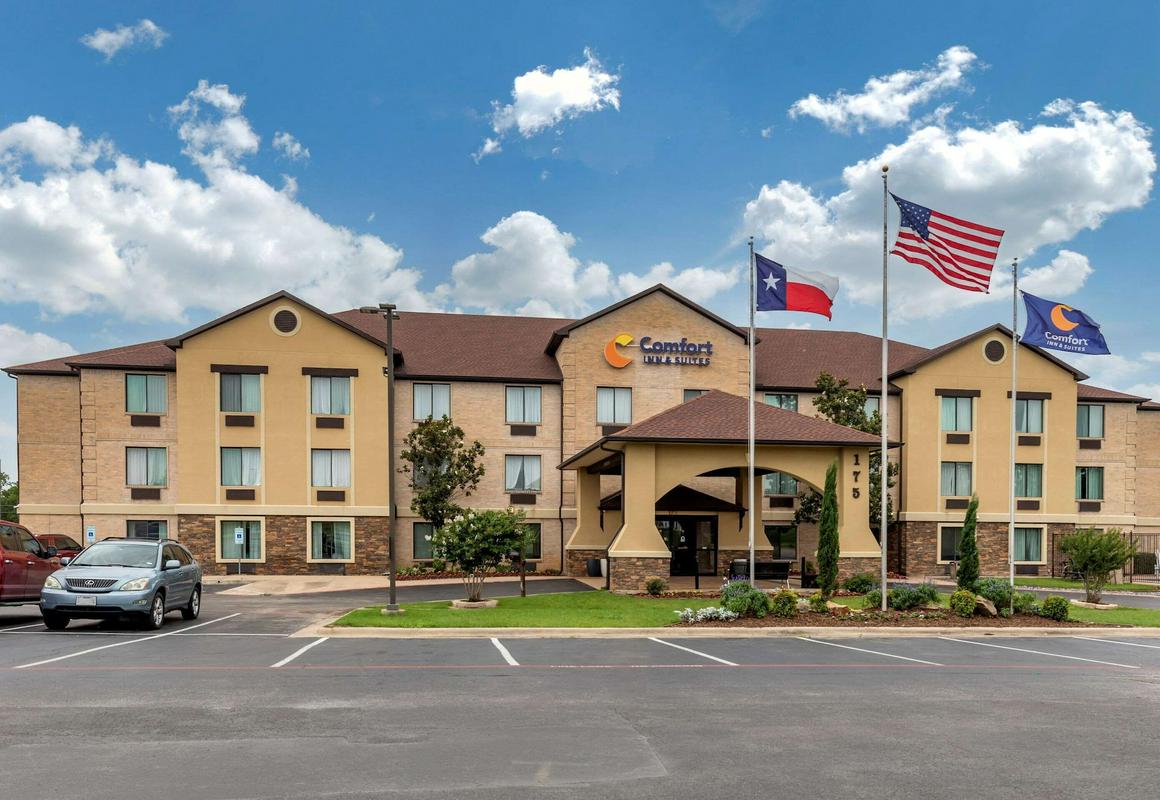 Comfort Inn & Suites Mansfield hotel hero