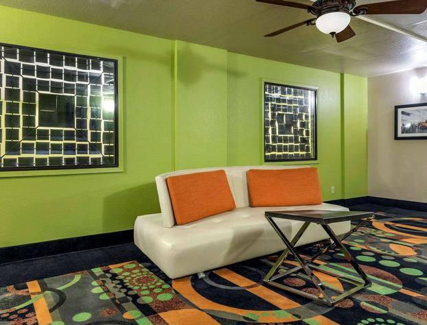 Comfort Inn & Suites Mansfield hotel detail image 4