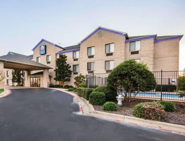 Comfort Inn & Suites Mansfield hotel detail image 1