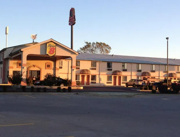 Super 8 by Wyndham Sallisaw hotel detail image 2