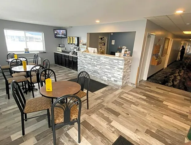 Super 8 by Wyndham Prairie Du Chien hotel detail image 4