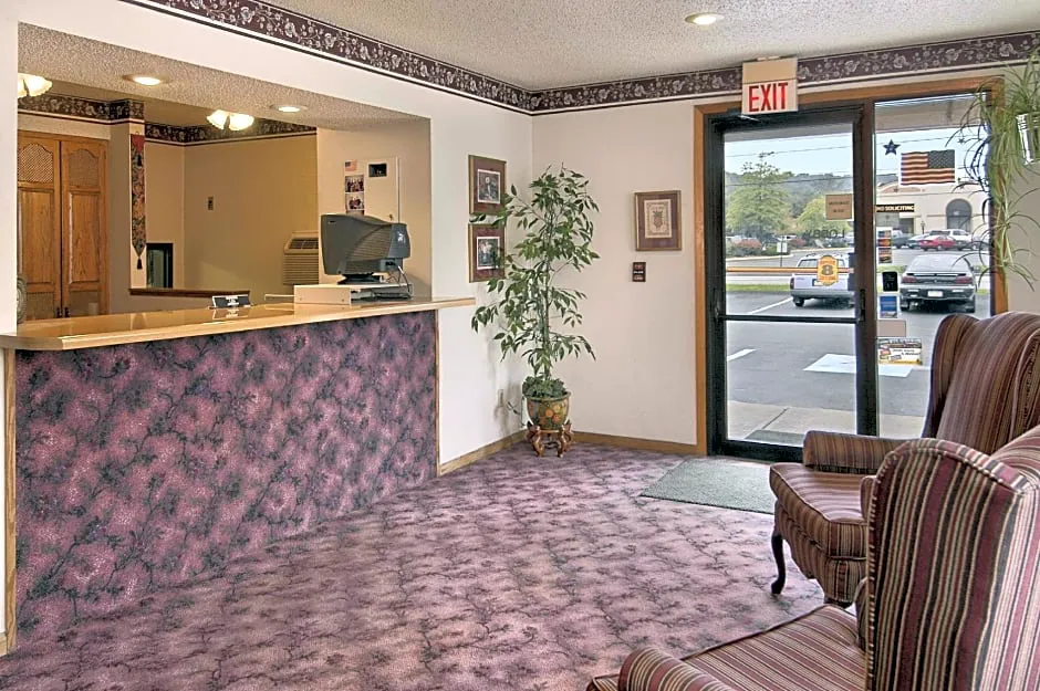 Super 8 by Wyndham Butler hotel hero