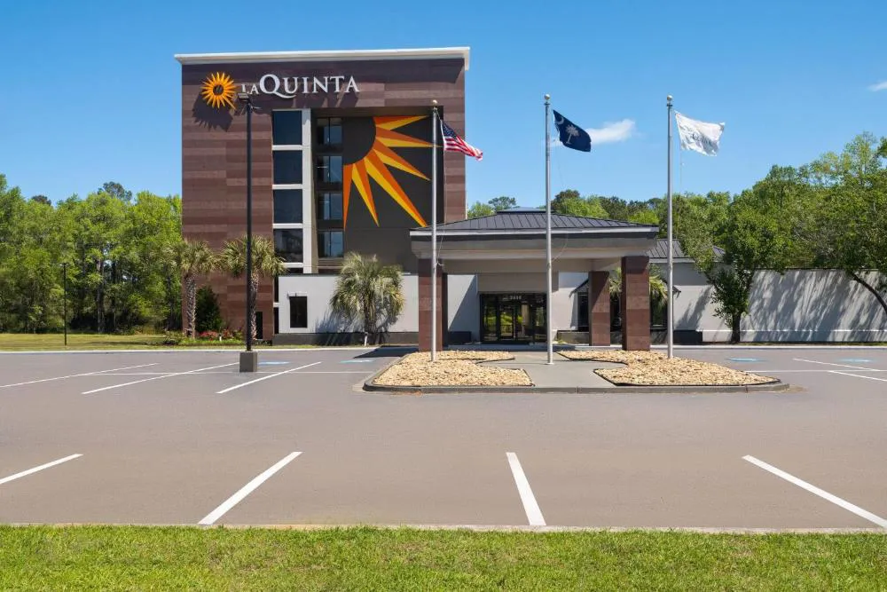 La Quinta Inn & Suites by Wyndham Myrtle Beach hotel hero