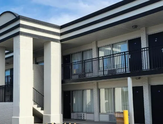 Days Inn by Wyndham Frankfort hotel detail image 1