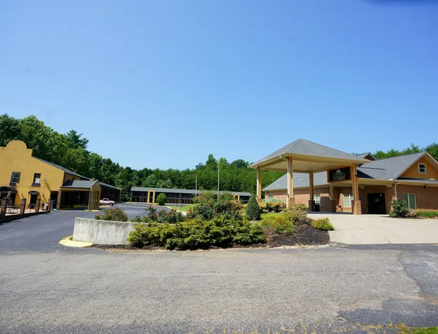 Columbus Inn and Suites hotel detail image 2