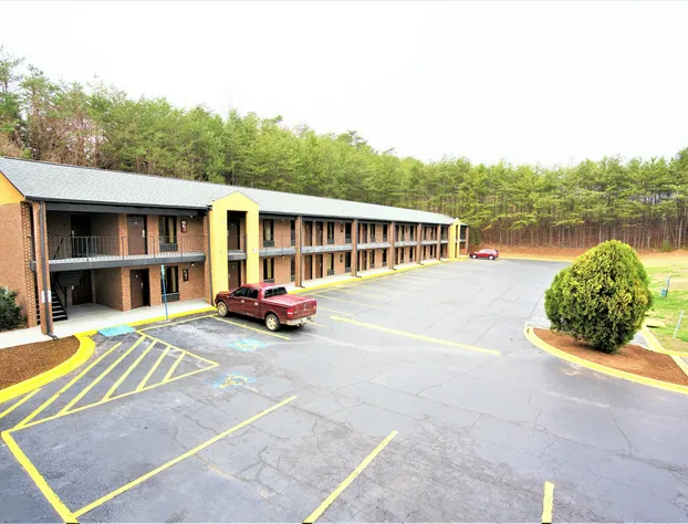 Columbus Inn and Suites hotel detail image 1