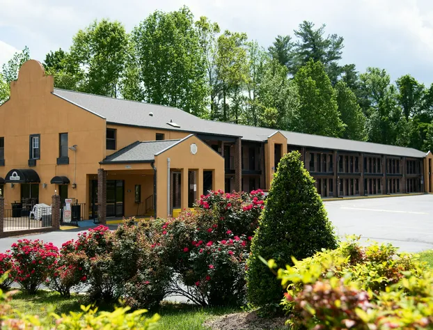 Columbus Inn and Suites hotel detail image 2