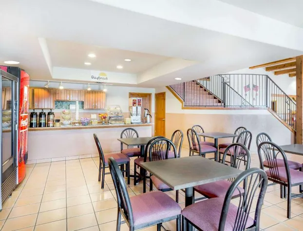 Days Inn & Suites by Wyndham Lordsburg hotel detail image 3