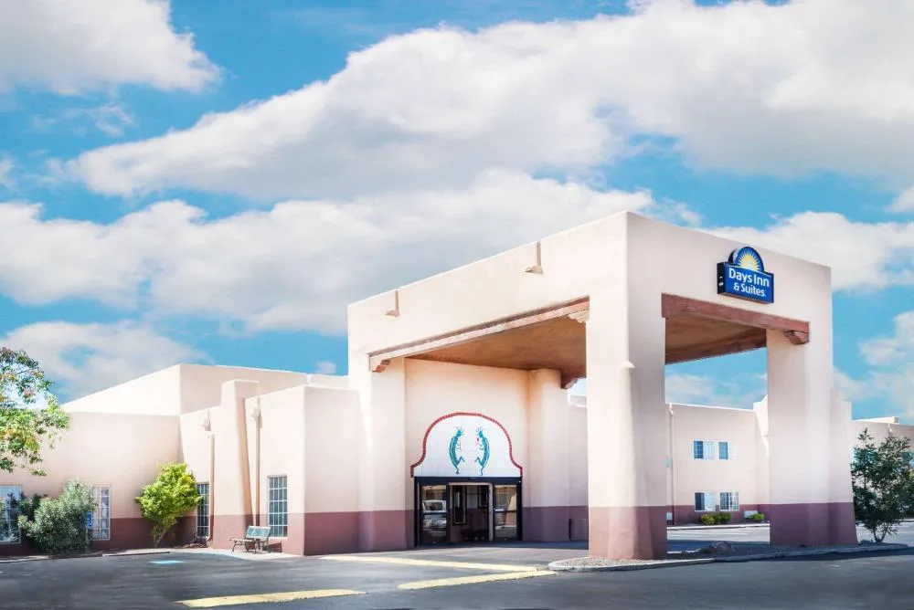 Days Inn & Suites by Wyndham Lordsburg hotel hero