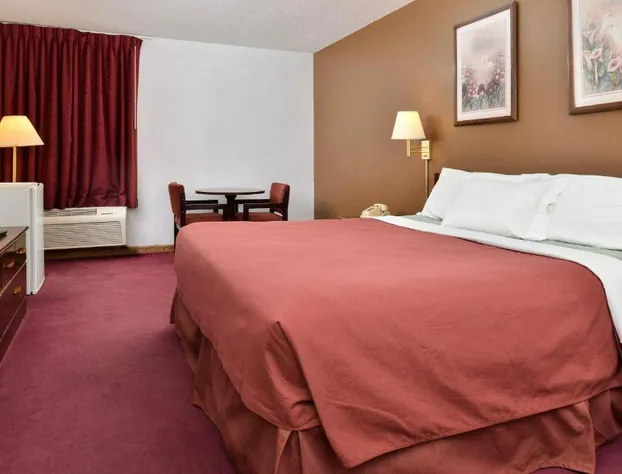 Americas Best Value Inn Beardstown hotel detail image 2