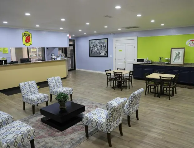 Super 8 by Wyndham Florence SC I-95 North / Hwy 76 hotel detail image 1