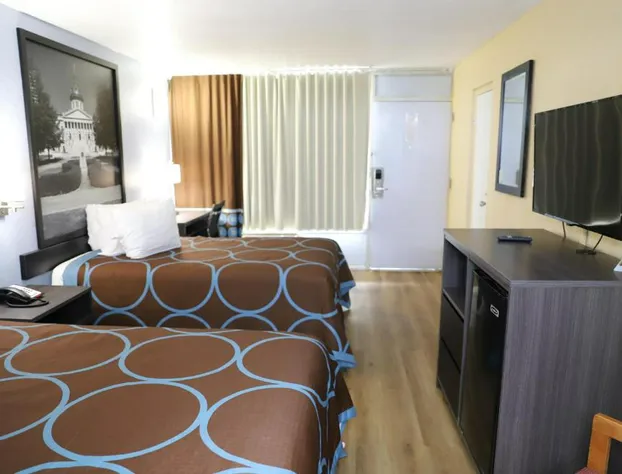 Super 8 by Wyndham Florence SC I-95 North / Hwy 76 hotel detail image 2