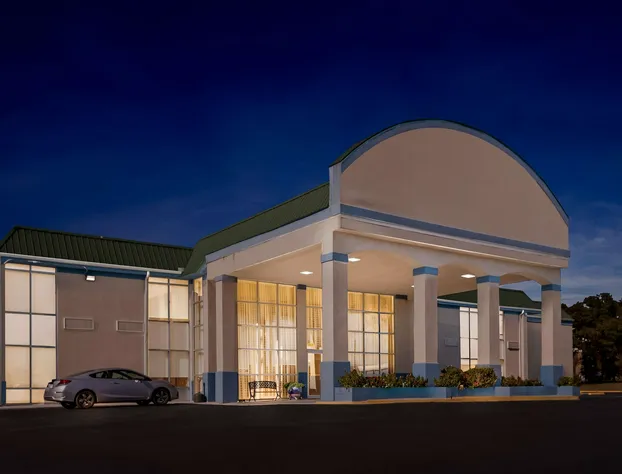 SureStay Hotel by Best Western Duncan hotel detail image 1