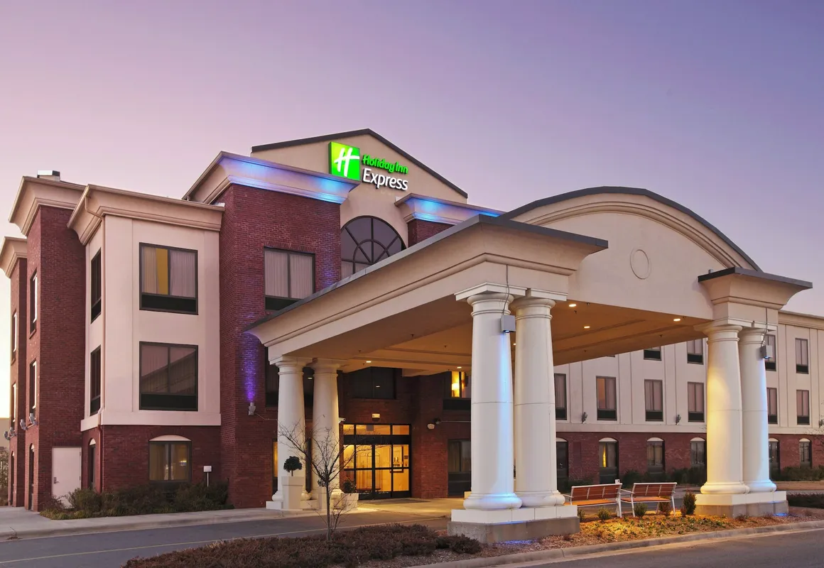 Holiday Inn Express Hotel & Suites Pine Bluff / Pines Mall by IHG hotel hero