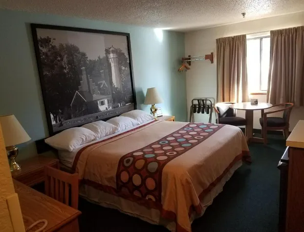 Super 8 by Wyndham Houghton Lake hotel detail image 1