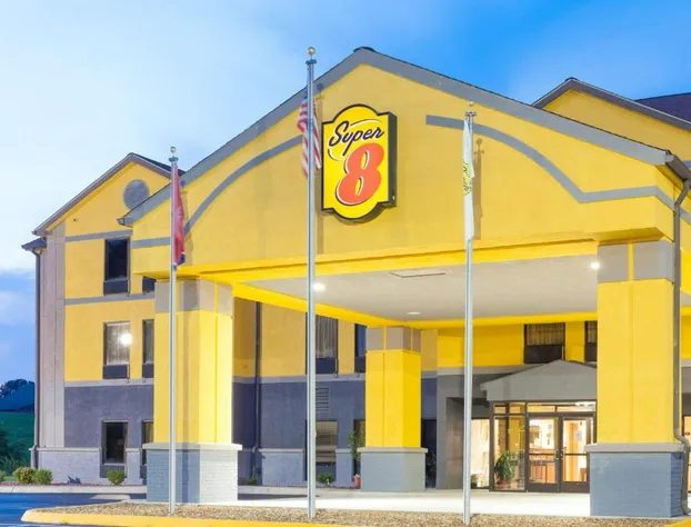 Super 8 by Wyndham Crossville TN hotel detail image 1