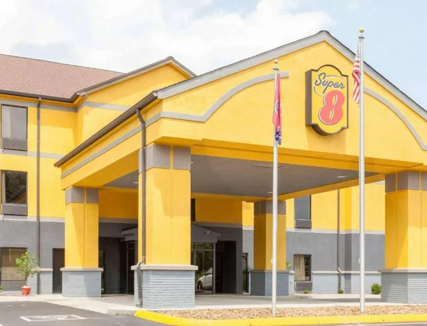 Super 8 by Wyndham Crossville TN hotel detail image 2