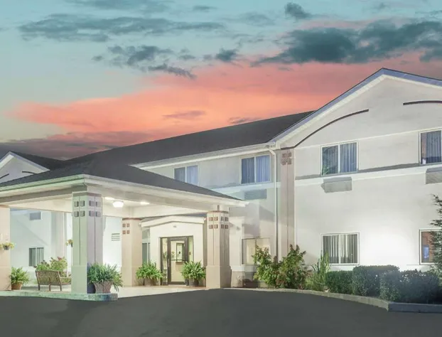 Super 8 by Wyndham Central City hotel detail image 1