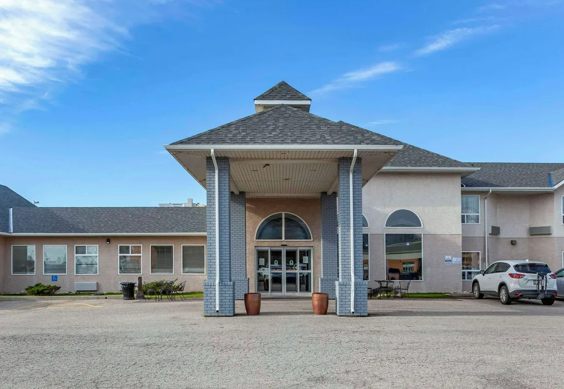 Quality Inn & Suites Edmonton International Airport hotel hero