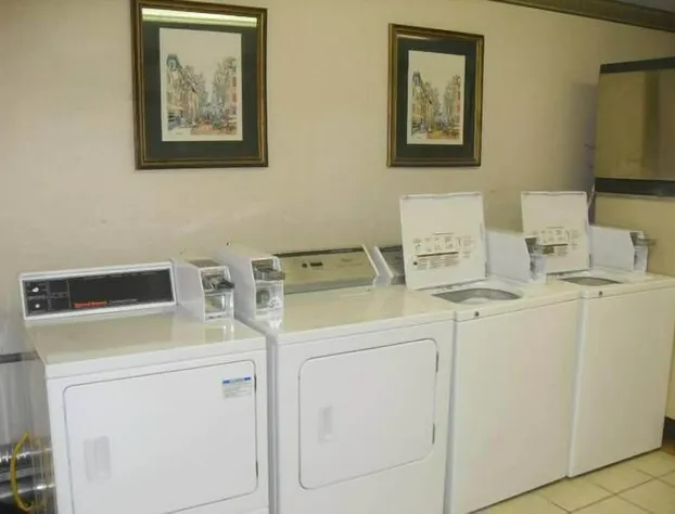 Days Inn by Wyndham Maumee/Toledo hotel detail image 4