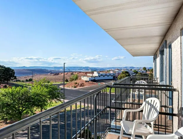 Travelodge by Wyndham Page, View of Lake Powell hotel detail image 2
