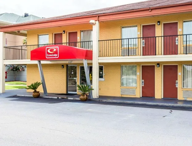 Econo Lodge Coliseum hotel detail image 1