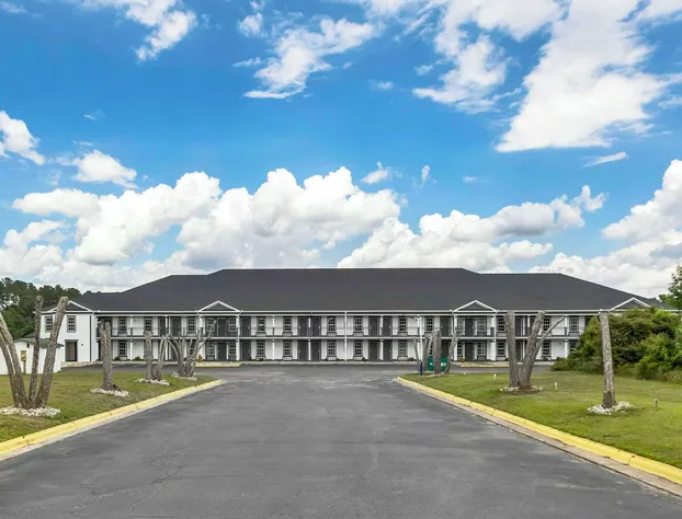 Quality Inn & Suites hotel detail image 1