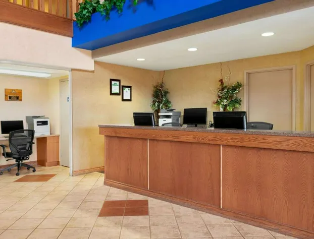 Days Inn & Suites by Wyndham Thompson hotel detail image 3