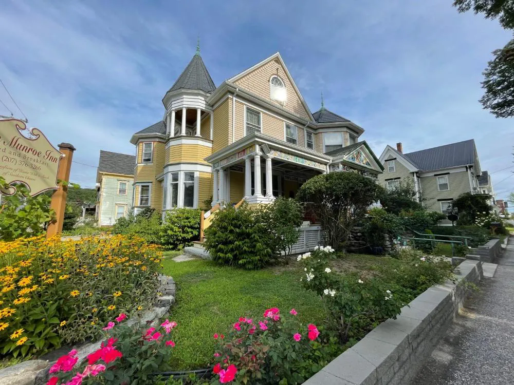 The Munroe Inn hotel hero