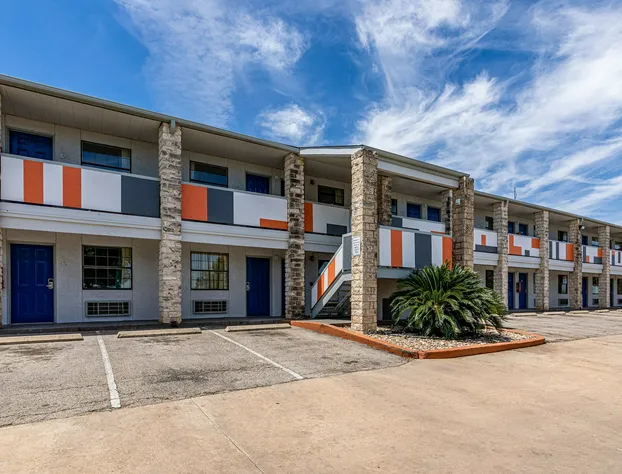 Motel 6 Georgetown, TX hotel detail image 1