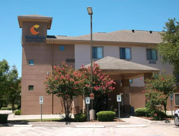 Comfort Inn & Suites Seguin hotel detail image 1