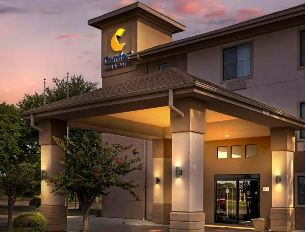 Comfort Inn & Suites hotel detail image 1