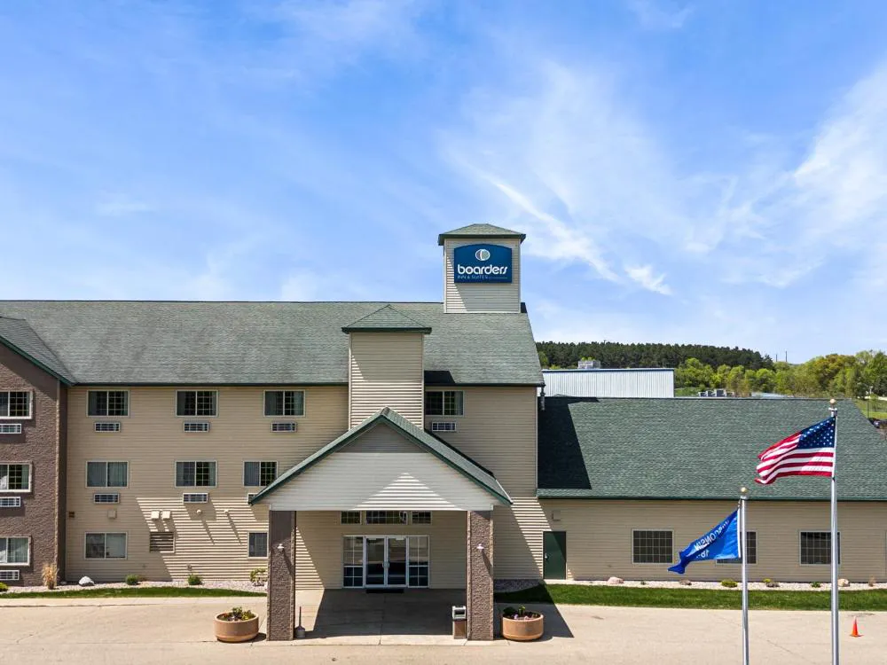 Boarders Inn & Suites by Cobblestone Hotels - Shawano hotel hero