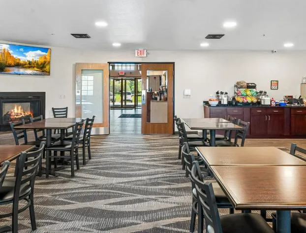 Boarders Inn & Suites by Cobblestone Hotels - Shawano hotel detail image 4