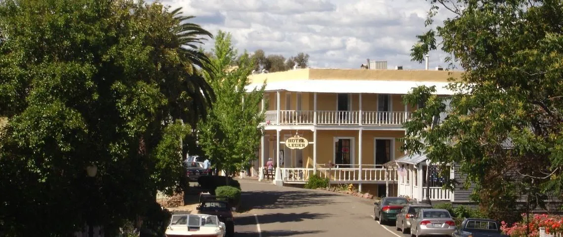 Hotel Léger Restaurant & Saloon hotel hero